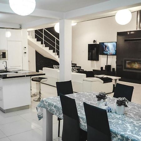 Vila Carolina Apulum Villa Gyulafehérvár Kültér fotó