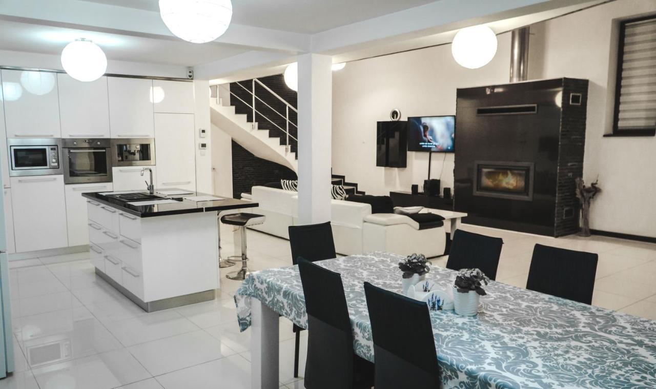 Vila Carolina Apulum Villa Gyulafehérvár Kültér fotó